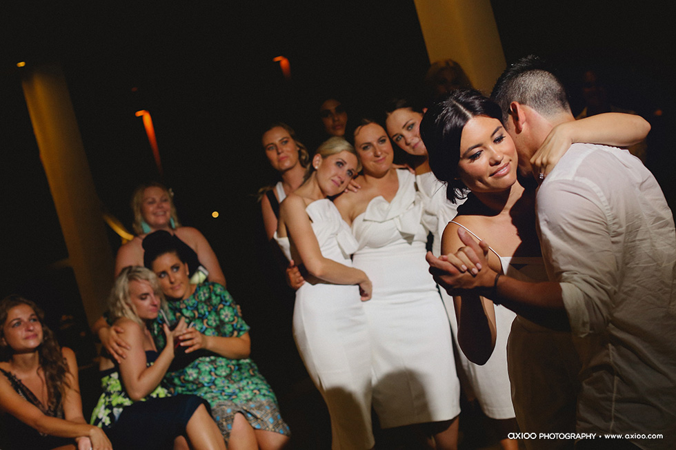 Axioo: That Sunshiny Retro Vibe